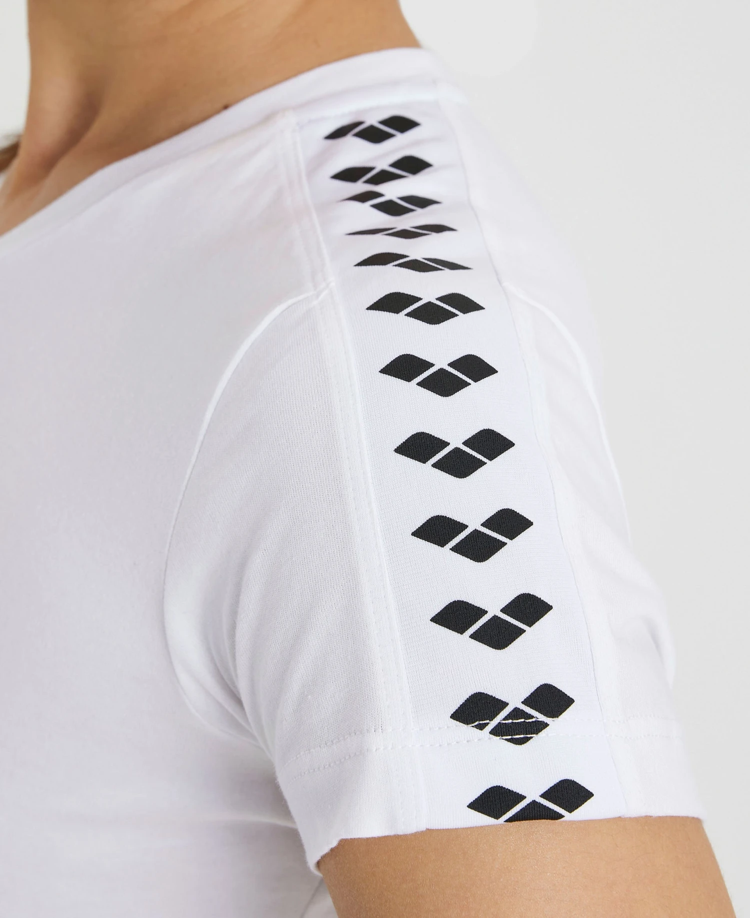 Arena Women's Team S/S Tee 18 Arena Women's Team S/S Tee - Image 16