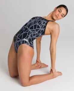 Arena Carbonics Pro Light Drop Back One Piece 32 Arena Carbonics Pro Light Drop Back One Piece -Arena ftp m magentoproduct photos002313505 003 xl