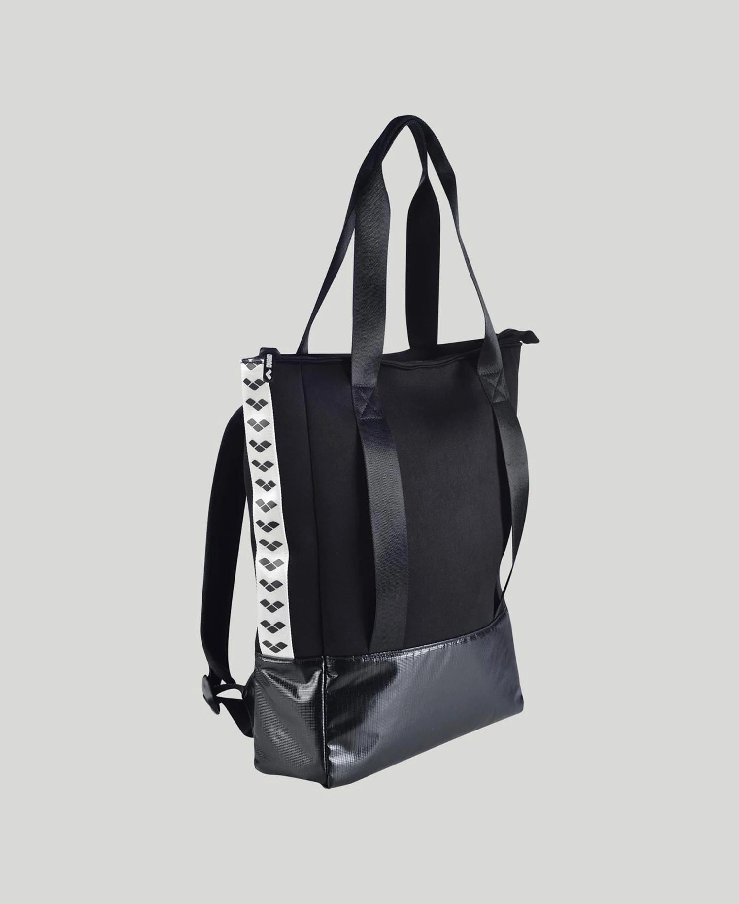 Arena Fast Tote All-Black 6 Arena Fast Tote All-Black - Image 4