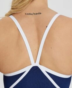 Arena Icons Solid Super Free Back One Piece 25 Arena Icons Solid Super Free Back One Piece -Arena ftp m magentoproduct photos005038701 005 xl