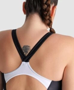 Arena Threefold V Back Plus One Piece -Arena ftp m magentoproduct photos006799553 005 xl